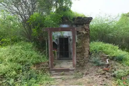 Arulmigu Araimudi Ayyanar Temple, Aathukudi - 609117 அருள்மிகு அரைமுடி அய்யனார் திருக்கோயில், ஆத்துக்குடி - 609117, Mayiladuthurai - Ancient Temple Architecture and History Image 2