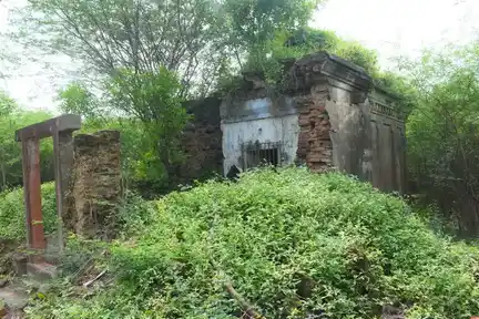 Arulmigu Araimudi Ayyanar Temple, Aathukudi - 609117 அருள்மிகு அரைமுடி அய்யனார் திருக்கோயில், ஆத்துக்குடி - 609117, Mayiladuthurai - Ancient Temple Architecture and History Image 3