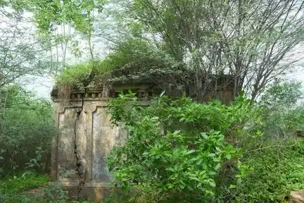 Arulmigu Araimudi Ayyanar Temple, Aathukudi - 609117 அருள்மிகு அரைமுடி அய்யனார் திருக்கோயில், ஆத்துக்குடி - 609117, Mayiladuthurai - Ancient Temple Architecture and History Image 5