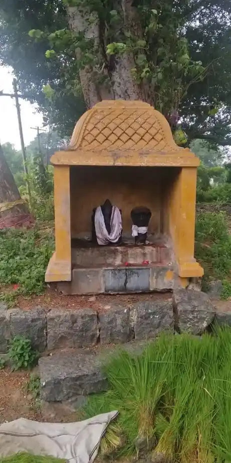 Arulmigu Arasadi Vinayagar Temple, Athiyur - 621108 Arulmigu Arasadi Vinayagar Temple, Athiyur - 621108, Perambalur - Ancient Temple Architecture and History Image 2