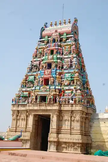 Arulmigu Arthanareeswarar Temple, Hill Temple, Tiruchengode - 637211 அருள்மிகு அர்த்தநாரீசுவரர் திருக்கோயில், மலைக்கோயில், திருச்செங்கோடு - 637211, Namakkal - Ancient Temple Architecture and History Image 6