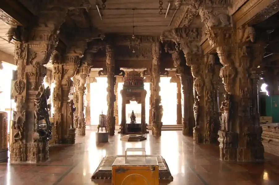 Arulmigu Arthanareeswarar Temple, Hill Temple, Tiruchengode - 637211 அருள்மிகு அர்த்தநாரீசுவரர் திருக்கோயில், மலைக்கோயில், திருச்செங்கோடு - 637211, Namakkal - Ancient Temple Architecture and History Image 9