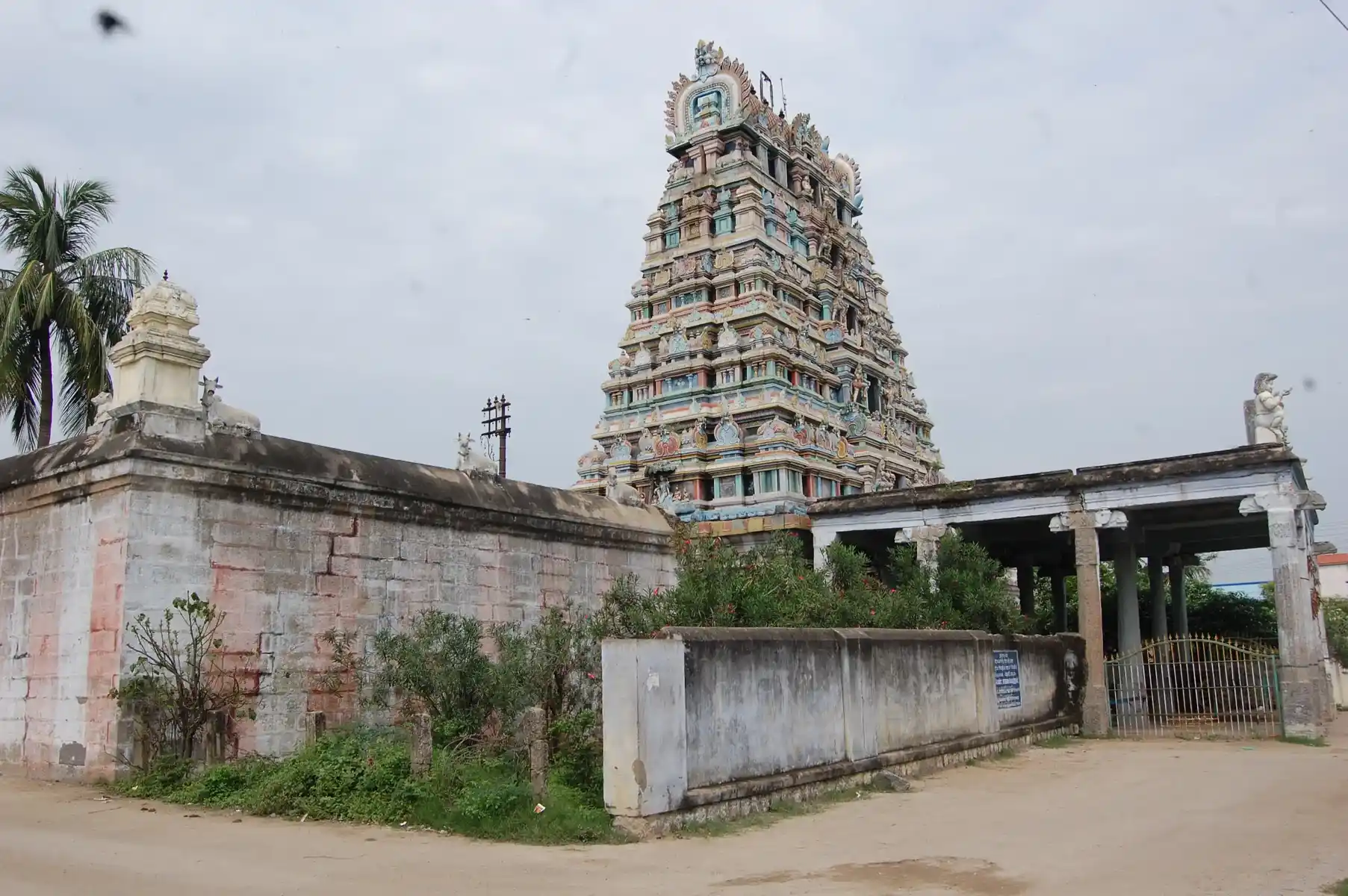 Arulmigu Arthanarieswarar Temple, Rishivandhiyam - 606205 அருள்மிகு அர்த்தநாரீஸ்வரர் திருக்கோயில், ரிஷிவந்தியம் - 606205, Kallakurichi - Ancient Temple Architecture and History Image 2