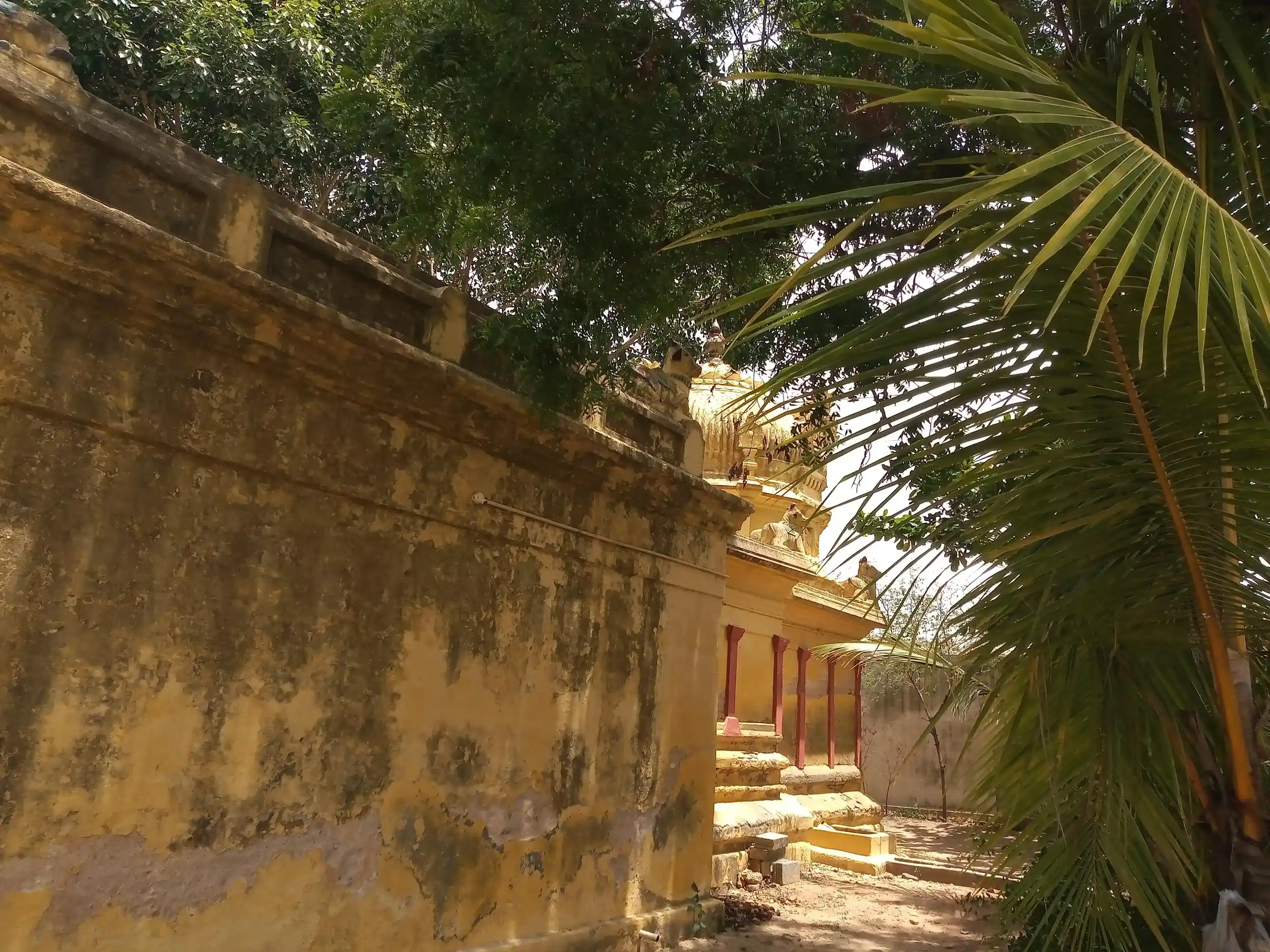 Arulmigu Arulananthasamy Temple, Naranapuram - 641664 அருள்மிகு அருளானந்த சுவாமி திருக்கோயில், Naranapuram - 641664, Tiruppur - Ancient Temple Architecture and History Image 3