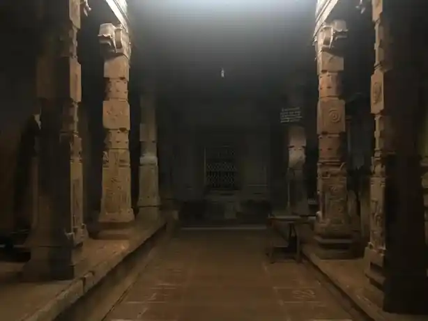 Arulmigu Arulmozhinathaswamy Temple, Solapuram - 630557 அருள்மிகு அருள்மொழிநாதசுவாமி திருக்கோயில், Solapuram - 630557, Sivagangai - Ancient Temple Architecture and History Image 2