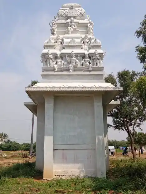 Arulmigu Arumuga Ayyanar Temple, Pillaiyar Nathan - 628503 அருள்மிகு ஆறுமுக அய்யனார் திருக்கோயில், Pillaiyar Nathan - 628503, Thoothukudi - Ancient Temple Architecture and History Image 5