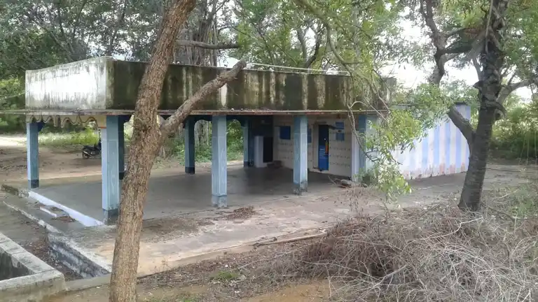 Arulmigu Arumugasamy Sastha Temple, Village Entrence, Malayankulam - 627352 அருள்மிகு ஆறுமுக சுவாமி சாஸ்தா திருக்கோயில், Village Entrence, Malayankulam - 627352, Tirunelveli - Ancient Temple Architecture and History Image 2