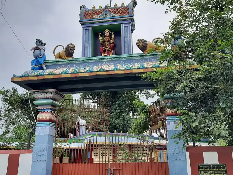 Arulmigu Arungathamman Temple, Inside The Village, Melakaramanur - 602001