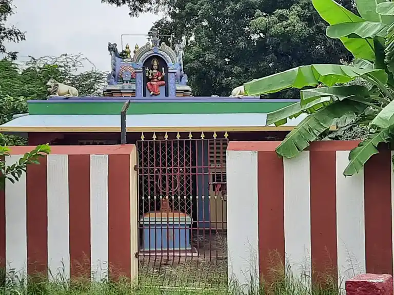 Arulmigu Arungathamman Temple, Inside The Village, Melakaramanur - 602001 அருள்மிகு அருங்காத்தம்மன் திருக்கோயில், Inside The Village, Melakaramanur - 602001, Tiruvallur - Ancient Temple Architecture and History Image 2