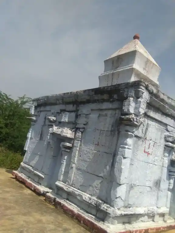 Arulmigu Ashtagiri Varadarajaperumal Temple, Kachchippalli - 637102 அருள்மிகு அஷ்டகிரி வரதராஜ பெருமாள் திருக்கோயில், Kachchippalli - 637102, Salem - Ancient Temple Architecture and History Image 3