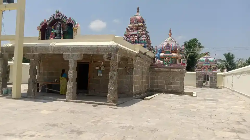 Arulmigu Asthirapureswarar Temple, Aanur - 603109 அருள்மிகு அஸ்திரபுரீஸ்வரர் திருக்கோயில், ஆனூர் - 603109, Chengalpattu - Ancient Temple Architecture and History Image 3