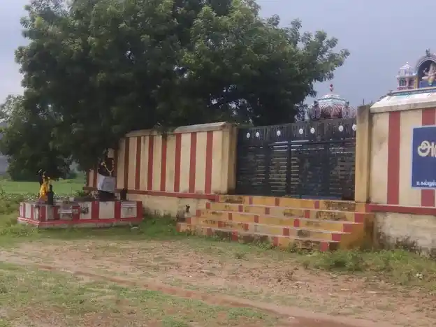 Arulmigu Athi Ayyanar Kulathu Ayyanar Temple, V.Kallappatti - 625529 ஆதி அய்யனார் மற்றும் குளத்து அய்யனார் திருக்கோயில், V.Kallappatti - 625529, Madurai - Ancient Temple Architecture and History Image 3