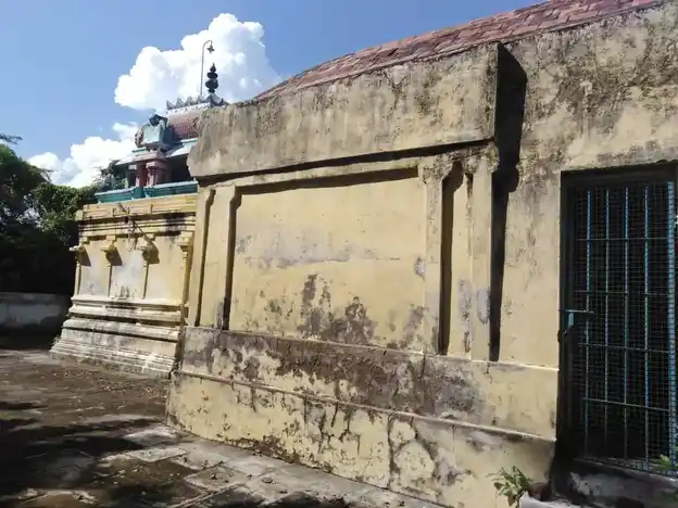 Arulmigu Athikeseva Perumar Temple, Peravoor - 612203 அருள்மிகு ஆதிகேசவ பெருமாள் திருக்கோயில், Peravoor - 612203, Mayiladuthurai - Ancient Temple Architecture and History Image 5