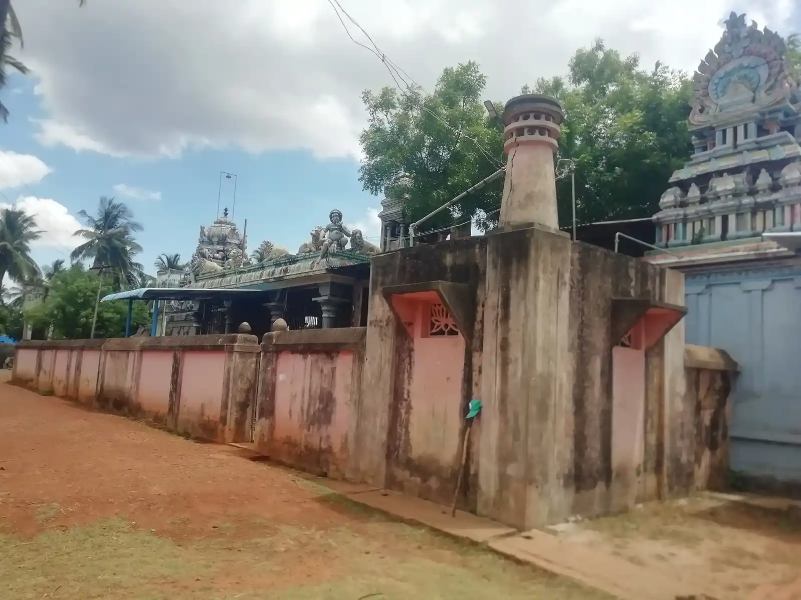 Arulmigu Athikumbeswarar & Muthumariyamman Temple, Mohanur - 611109 Temple