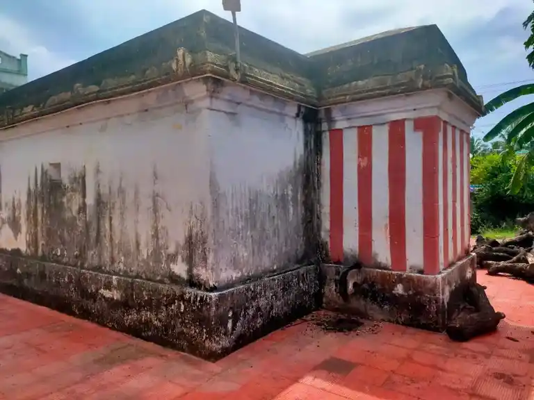 Arulmigu Athimoolavinayagar and Santhana Mariyamman Temple, Ozhukinacherry - 627001 அருள்மிகு ஆதிமூலவிநாயகர் மற்றும் சந்தனமாரியம்மன் திருக்கோயில், Ozhukinacherry - 627001, Kanyakumari - Ancient Temple Architecture and History Image 3