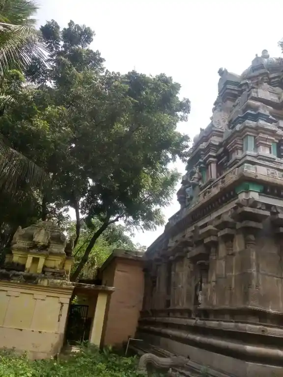 Arulmigu Athipureeshwarar Temple, Keezhakaram Veerakkan - 610107 அருள்மிகு ஆதிபுரிஷ்வரர் திருக்கோயில், கீழகரம் வீரக்கன் - 610107, Thiruvarur - Ancient Temple Architecture and History Image 3