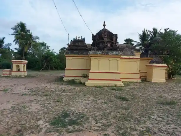 Arulmigu Avayyar Vishvanatha Swamy Temple, Thulasiyappattinam, Thulasiyappattinam - 614714 அருள்மிகு ஔவையார் விஸ்வநாதர் கோயில், துளசியப்பட்டினம் - 614714, Nagapattinam - Ancient Temple Architecture and History Image 2