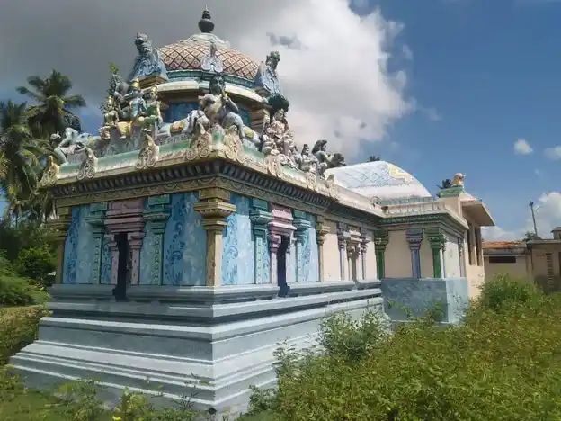Arulmigu Avidaimoorthi Ayyanar Temple, Thuraikadu - 614704 அருள்மிகு ஆவிடைமூர்த்தி அய்யனார் திருக்கோயில், துரைக்காடு - 614704, Thiruvarur - Ancient Temple Architecture and History Image 3
