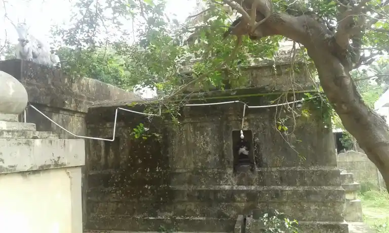 Arulmigu Avudaiyar Temple, Melakudiyiruppu - 612802 அருள்மிகு ஆலீஸ்வரர் திருக்கோயில், மேலக்குடியிருப்பு - 612802, Ariyalur - Ancient Temple Architecture and History Image 2