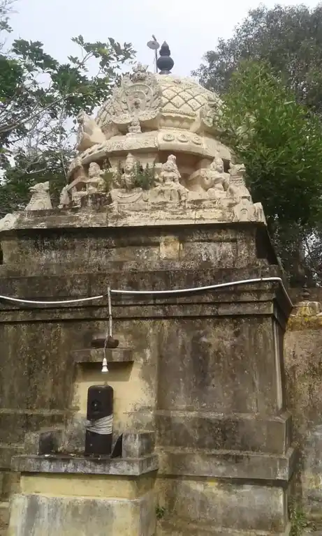 Arulmigu Avudaiyar Temple, Melakudiyiruppu - 612802 அருள்மிகு ஆலீஸ்வரர் திருக்கோயில், மேலக்குடியிருப்பு - 612802, Ariyalur - Ancient Temple Architecture and History Image 4