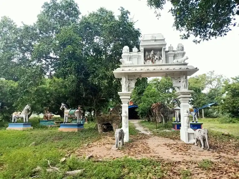 Arulmigu Ayanar Temple, Vellamputhur - 605758