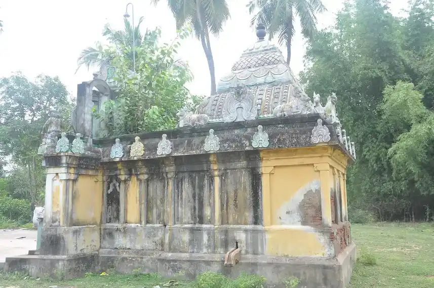 Arulmigu Ayannar Temple, Innambur - 612303 Arulmigu Ayannar Temple, Innampur - 612303, Thanjavur - Ancient Temple Architecture and History Image 5