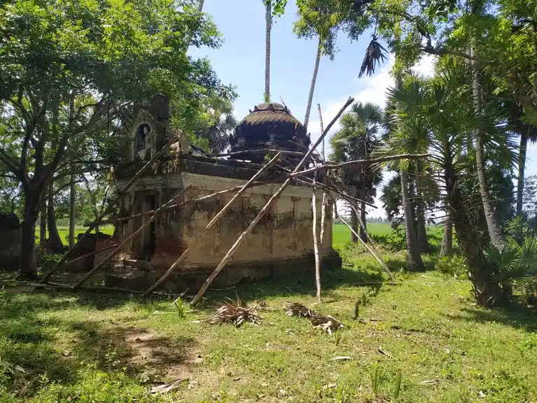 Arulmigu Ayannar Temple, Papurajapuram - 612302 Arulmigu Ayannar Temple, Papurajapuram - 612302, Thanjavur - Ancient Temple Architecture and History Image 3