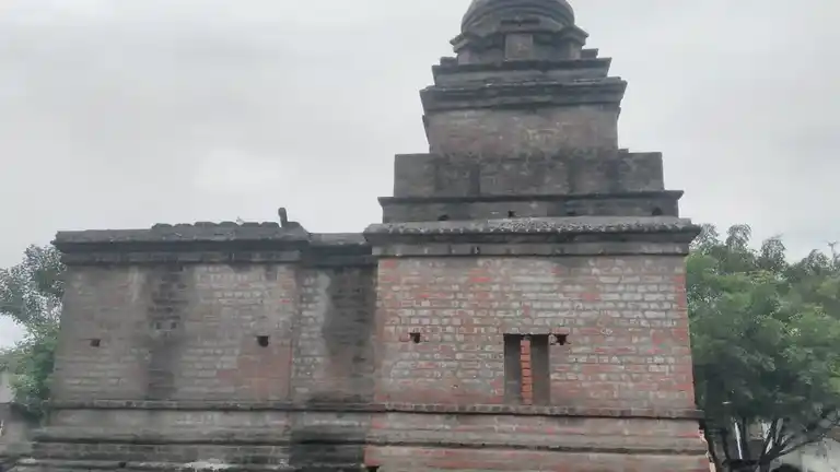 Arulmigu Ayyanaar Ammachar Vagaiyara Temple, Chenakalapadi - 606806 அருள்மிகு அய்யனார் அம்மச்சார் வகையறா திருக்கோயில், Chenakalapadi - 606806, Tiruvannamalai - Ancient Temple Architecture and History Image 3