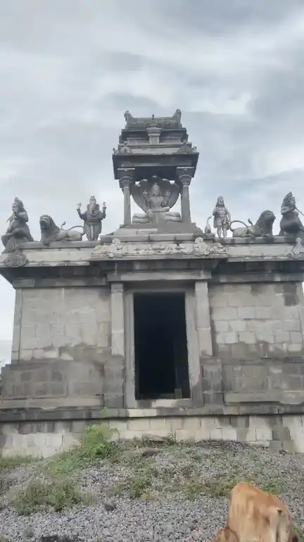 Arulmigu Ayyanaar Ammachar Vagaiyara Temple, Chenakalapadi - 606806 அருள்மிகு அய்யனார் அம்மச்சார் வகையறா திருக்கோயில், Chenakalapadi - 606806, Tiruvannamalai - Ancient Temple Architecture and History Image 4