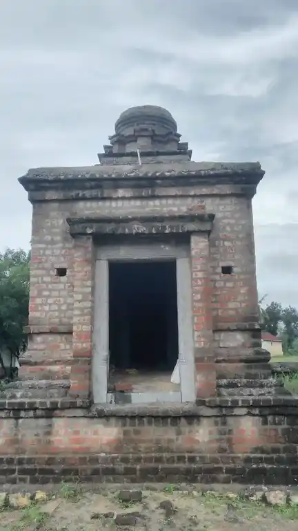 Arulmigu Ayyanaar Ammachar Vagaiyara Temple, Chenakalapadi - 606806 அருள்மிகு அய்யனார் அம்மச்சார் வகையறா திருக்கோயில், Chenakalapadi - 606806, Tiruvannamalai - Ancient Temple Architecture and History Image 7