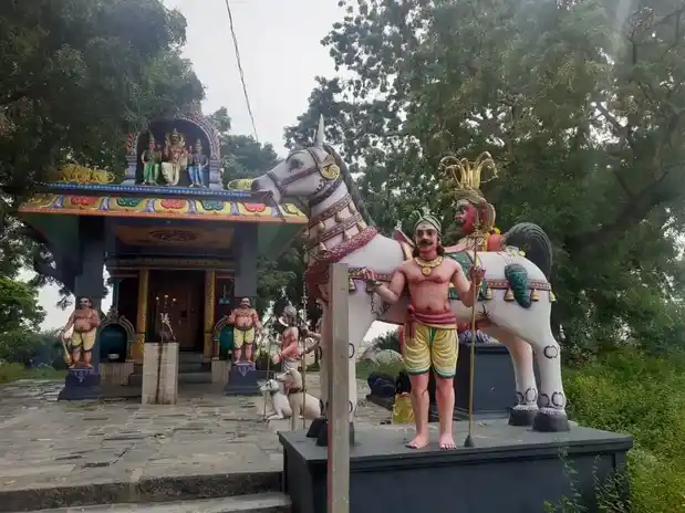 Arulmigu Ayyanaar Temple, Panaiyapuram - 605601 Arulmigu Ayyanaar Temple, Panaiyapuram - 605601, Viluppuram - Ancient Temple Architecture and History Image 3