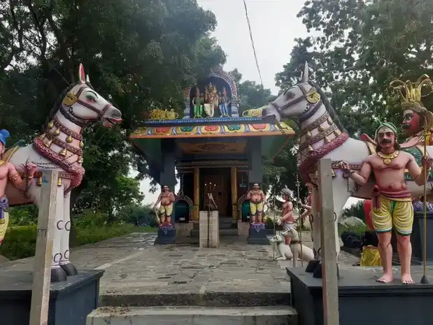 Arulmigu Ayyanaar Temple, Panaiyapuram - 605601 Arulmigu Ayyanaar Temple, Panaiyapuram - 605601, Viluppuram - Ancient Temple Architecture and History Image 4