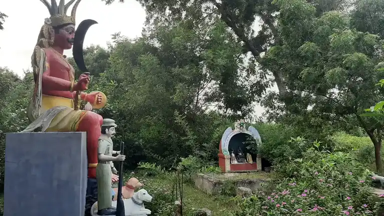 Arulmigu Ayyanaar Temple, Semmedu - 605402 அருள்மிகு அய்யனார் அமச்சார் திருக்கோயில், Semmedu - 605402, Viluppuram - Ancient Temple Architecture and History Image 3