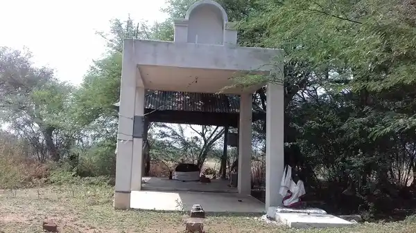 Arulmigu Ayyanaar Temple, Thirumalaipuram - 626118 அருள்மிகு அய்யனார் திருக்கோயில், Thirumalaipuram - 626118, Virudhunagar - Ancient Temple Architecture and History Image 2