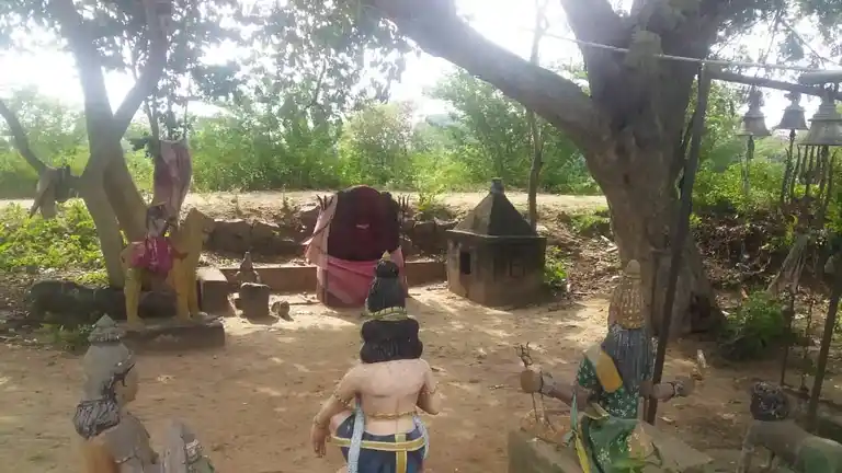 Arulmigu Ayyanaar Temple, Udaiyanatham - 605701 அருள்மிகு அய்யனார், பிடாரி, அம்மச்சார் திருக்கோயில், Udaiyanatham - 605701, Viluppuram - Ancient Temple Architecture and History Image 4