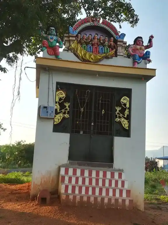 Arulmigu Ayyanar Ammachiyar Temple, Thandalai - 625018 அருள்மிகு அய்யனார் அம்மச்சியார் கன்னிமார் திருக்கோயில், தண்டலை - 625018, Madurai - Ancient Temple Architecture and History Image 3