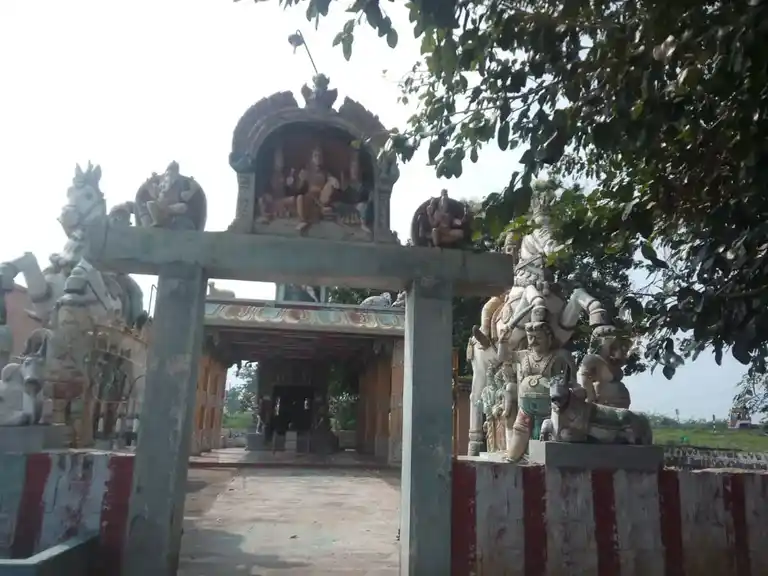 Arulmigu Ayyanar And Amatchiyar Temple, Thanakkankulam - 625006 அருள்மிகு அய்யனார் மற்றும் அம்மச்சியார் திருக்கோயில், Thanakkankulam - 625006, Madurai - Ancient Temple Architecture and History Image 3