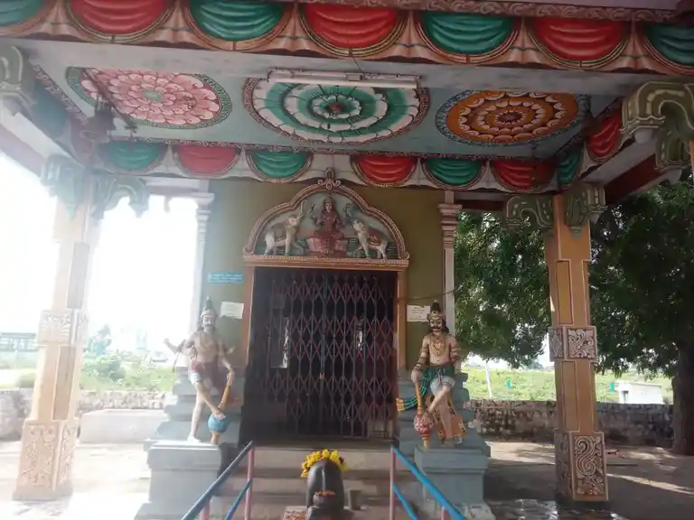 Arulmigu Ayyanar And Amatchiyar Temple, Thanakkankulam - 625006 அருள்மிகு அய்யனார் மற்றும் அம்மச்சியார் திருக்கோயில், Thanakkankulam - 625006, Madurai - Ancient Temple Architecture and History Image 5