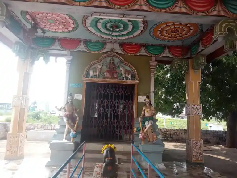 Arulmigu Ayyanar And Amatchiyar Temple, Thanakkankulam - 625006 அருள்மிகு அய்யனார் மற்றும் அம்மச்சியார் திருக்கோயில், Thanakkankulam - 625006, Madurai - Ancient Temple Architecture and History Image 7
