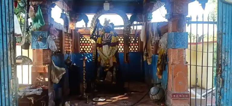 Arulmigu Ayyanar And Erulappasamy Temple, Peraiyur - 625703