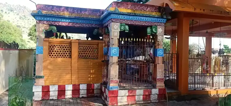 Arulmigu Ayyanar And Erulappasamy Temple, Peraiyur - 625703 Arulmigu Ayyanar And Erulappasamy Temple, Peraiyur - 625703, Madurai - Ancient Temple Architecture and History Image 4