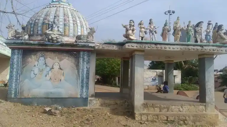 Arulmigu Ayyanar And Pillaiyar Temple, Nariyampatti - 622104 அய்யனார் மற்றும் பிள்ளையார் திருக்கோயில் நரியம்பட்டி, நரியம்பட்டி - 622104, Pudukkottai - Ancient Temple Architecture and History Image 2