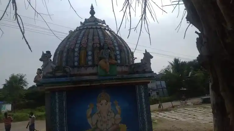 Arulmigu Ayyanar And Pillaiyar Temple, Nariyampatti - 622104 அய்யனார் மற்றும் பிள்ளையார் திருக்கோயில் நரியம்பட்டி, நரியம்பட்டி - 622104, Pudukkottai - Ancient Temple Architecture and History Image 6