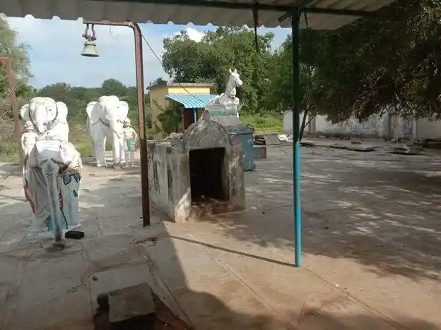 Arulmigu Ayyanar, Karuppasamy, Kaliyamman Temple, Nathamangudi - 621713 அருள்மிகு அய்யனார்,கருப்பசாமி வகையறா திருக்கோயில், நத்தமாங்குடி - 621713, Thiruchirappalli - Ancient Temple Architecture and History Image 5