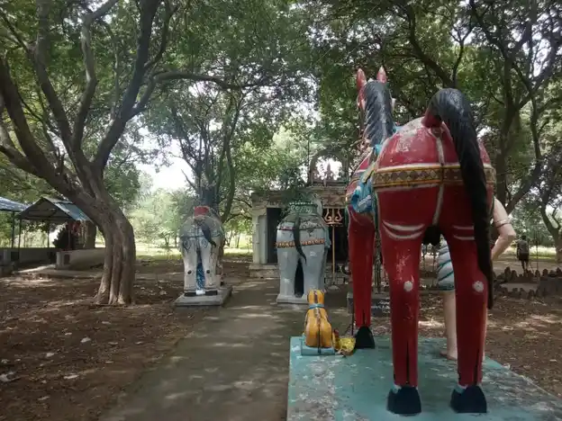 Arulmigu Ayyanar Koil, Aathanur - 606108 அருள்மிகு அய்யனார் திருக்கோயில், கீழ் ஆதனூர், Aathanur - 606108, Cuddalore - Ancient Temple Architecture and History Image 4