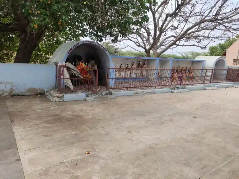 Arulmigu Ayyanar Kurunthidaiyar Temple, Idaiyar - 614629 அருள்மிகு அய்யனார் குருந்துடையார் திருக்கோயில், Idaiyar - 614629, Pudukkottai - Ancient Temple Architecture and History Image 3