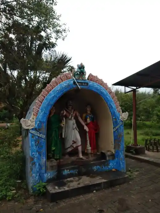 Arulmigu Ayyanar, Mariyamman, Manickanachiyar Temple, Thittacheri - 609807 Arulmigu Ayyanar, Mariyamman, Manickanachiyar Temple, Thittacheri - 609807, Thanjavur - Ancient Temple Architecture and History Image 2