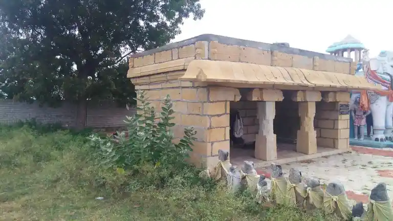 Arulmigu Ayyanar, Periyasami, Nallaselliamman Temple, Pudu Naduvalur - 621212 Arulmigu Ayyanar, Periyasami, Nallaselliamman Temple,  - 621212, Perambalur - Ancient Temple Architecture and History Image 4