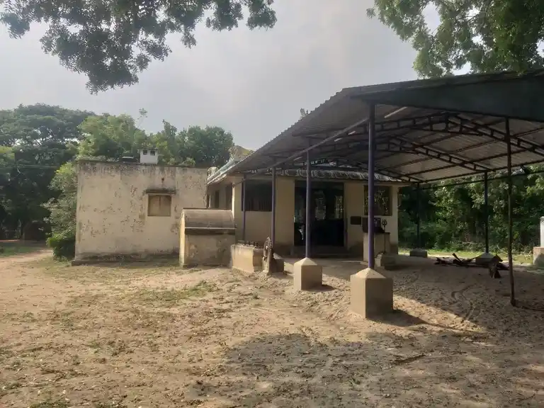 Arulmigu Ayyanar Pidari Mariyamman Temple, Pudhuthurai - 609106 அ/மி.அய்யனார், பிடாரி, மாரியம்மன் திருக்கோயில், Sirkazhi - 609106, Mayiladuthurai - Ancient Temple Architecture and History Image 3