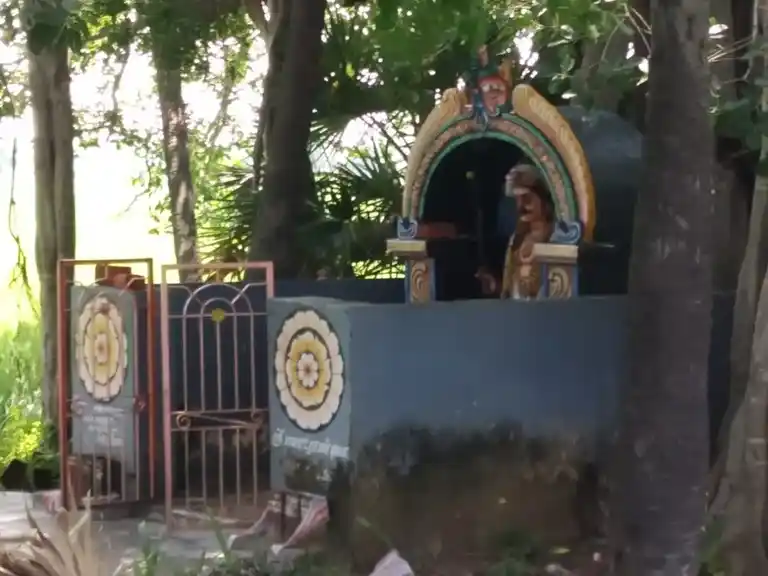 Arulmigu Ayyanar Sundaramoorthy Vinayagar Temple, Alalasundram, Alalasundram - 609101 அருள்மிகு அய்யனார் சுந்தரமூர்த்தி சுவாமி திருக்கோயில், Alalasundram, Sirkazhi - 609101, Mayiladuthurai - Ancient Temple Architecture and History Image 2